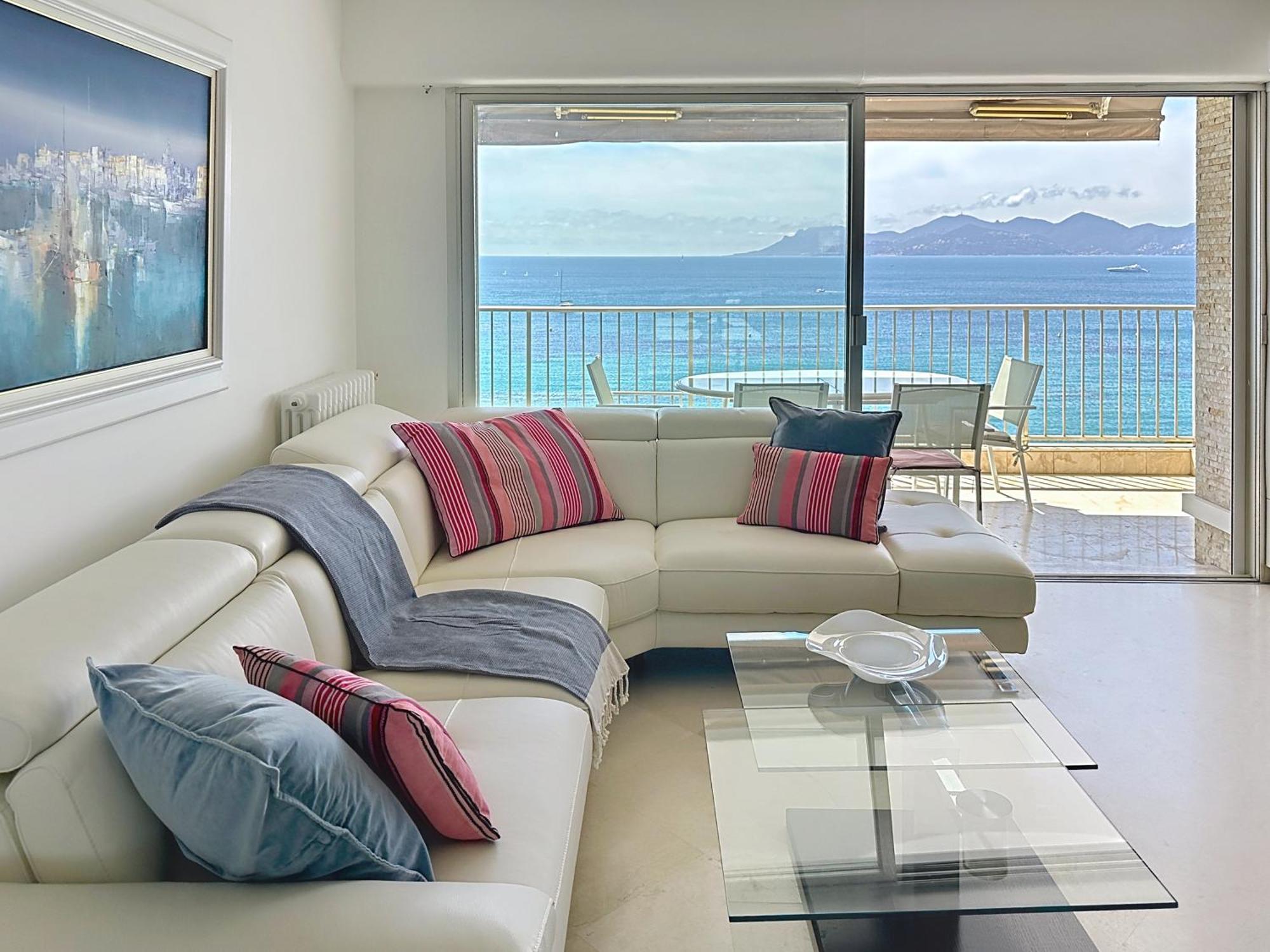 Beachfront 2-bedroom With Balcony